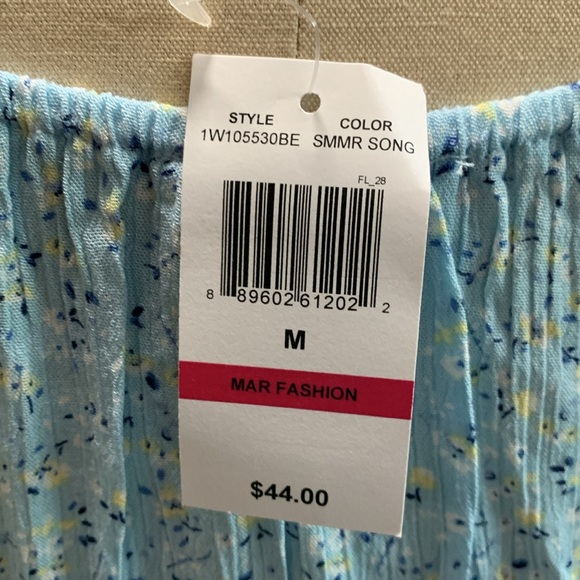 NWT ruched floral top with shoulder cap short sleeves and ballerina neckline - Picture 9 of 12